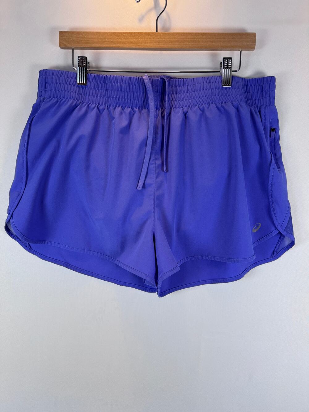 ASICS Womens XL Violet Running Shorts 2 Inch Lined Zip Pocket Athletic